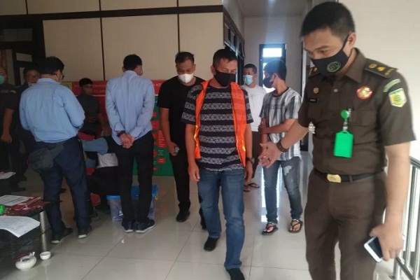 Kejari Payakumbuh langsung melakukan penahanan kepada ED