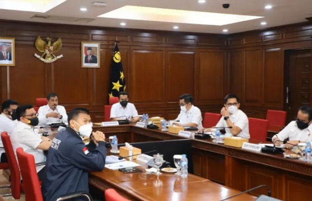 Kabareskrim Polri Komjen Pol. Agus Andrianto memimpin rapat virtual dengan jajaran di Mabes Polri, Jakarta