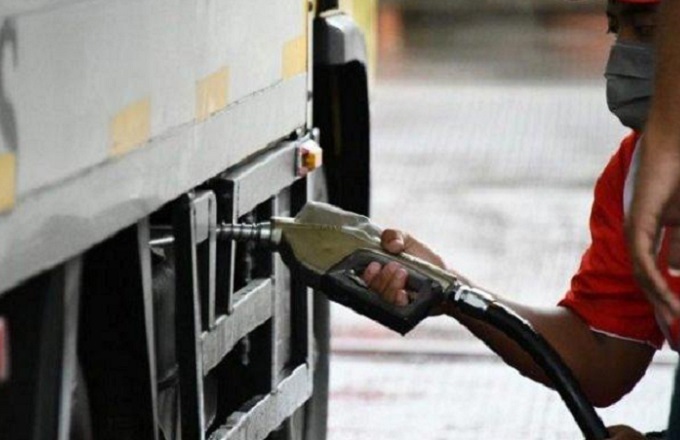 bph-migas-tugaskan-pt-pertamina-patra-niaga-dan-pt-akr-corporindo-tbk-salurkan-solar-151-juta-kl