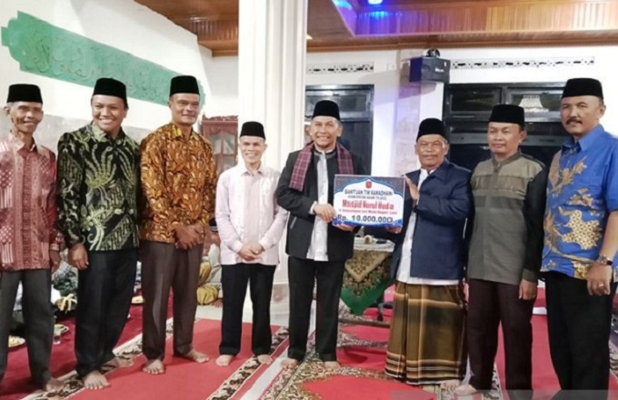 ketua-dprd-agam